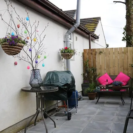 Holiday home The With Terrace And Ev Point *